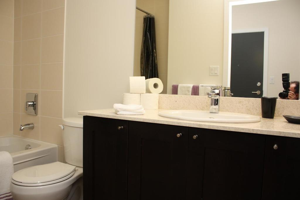Accurate Plus Furnished Apartment- Brickstone Mews Mississauga Phòng bức ảnh